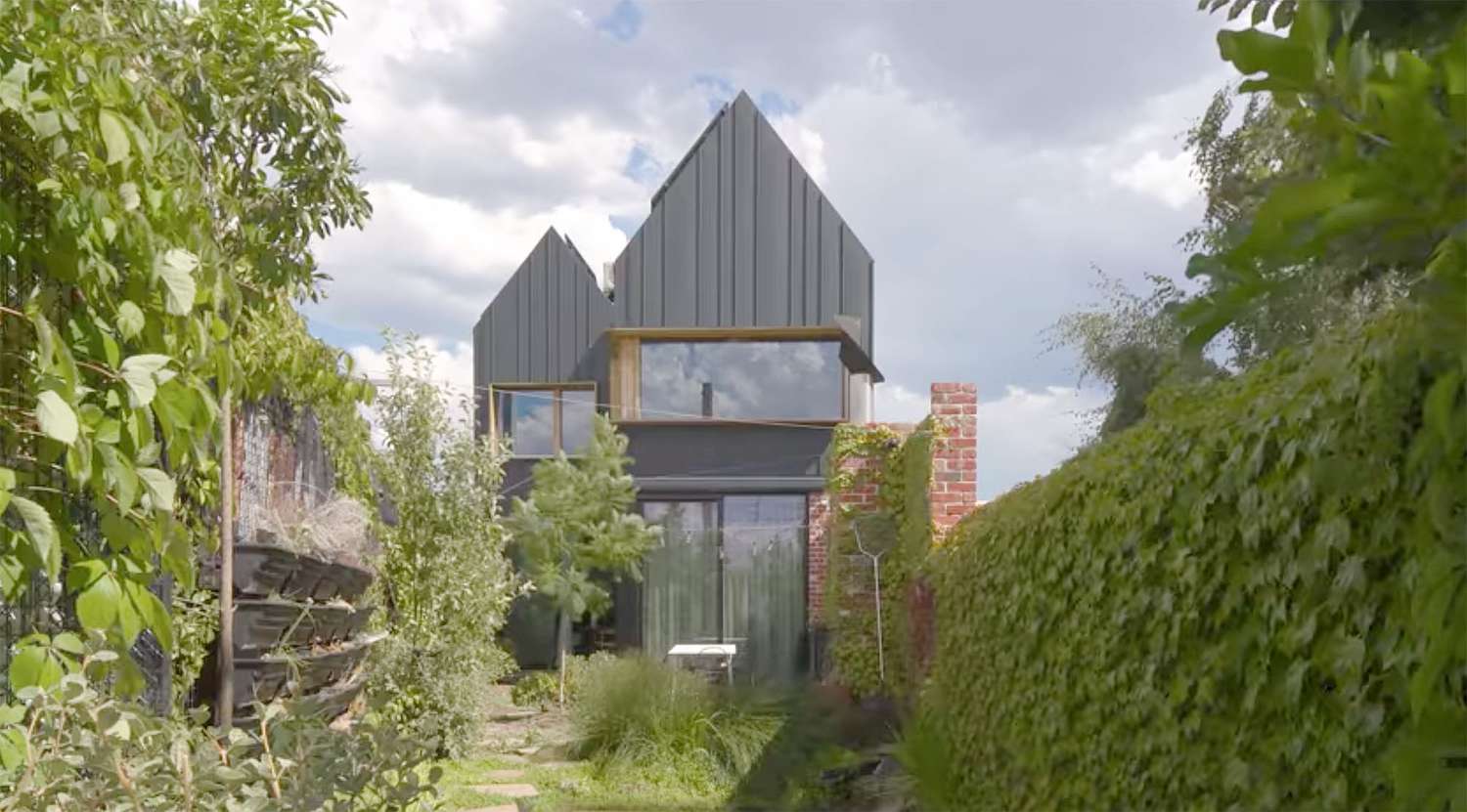 Lovely Hütt Home Blends Biophilia With Passivhaus